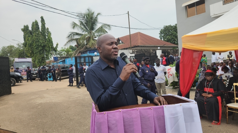 Kisangani/Jean Bakomito Gambu Haut Représentant de la Dynamique GO accompagne la dépouille du Patriarche AUTSAI dans la Grande Orientale pour son inhumation