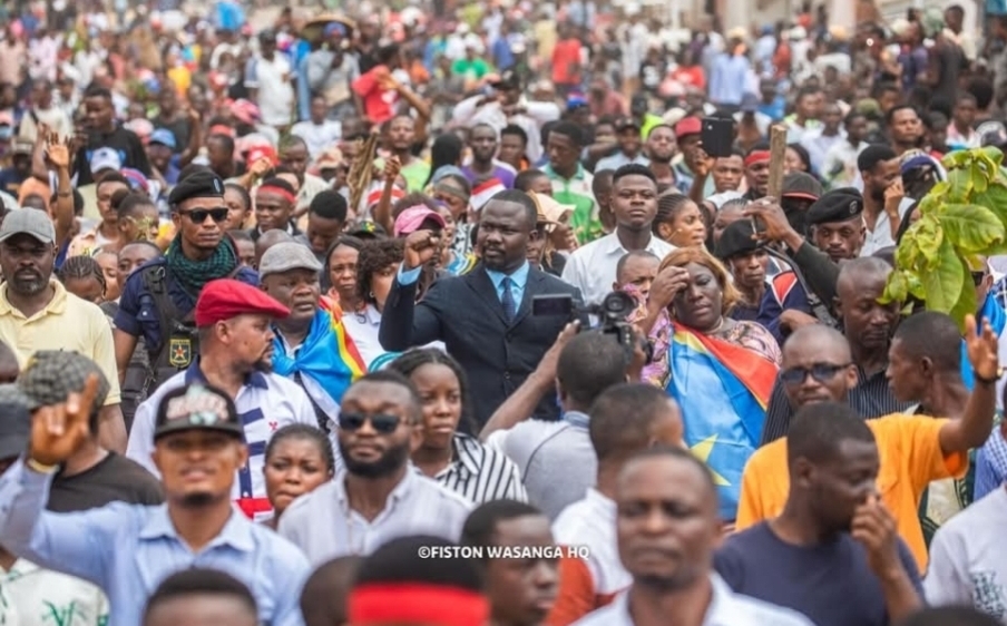 Kisangani/Chers Fardc et Wazalendo, vous êtes nos héros, dixit le Ministre Senold Tandia pendant la marche de soutien à Kisangani 