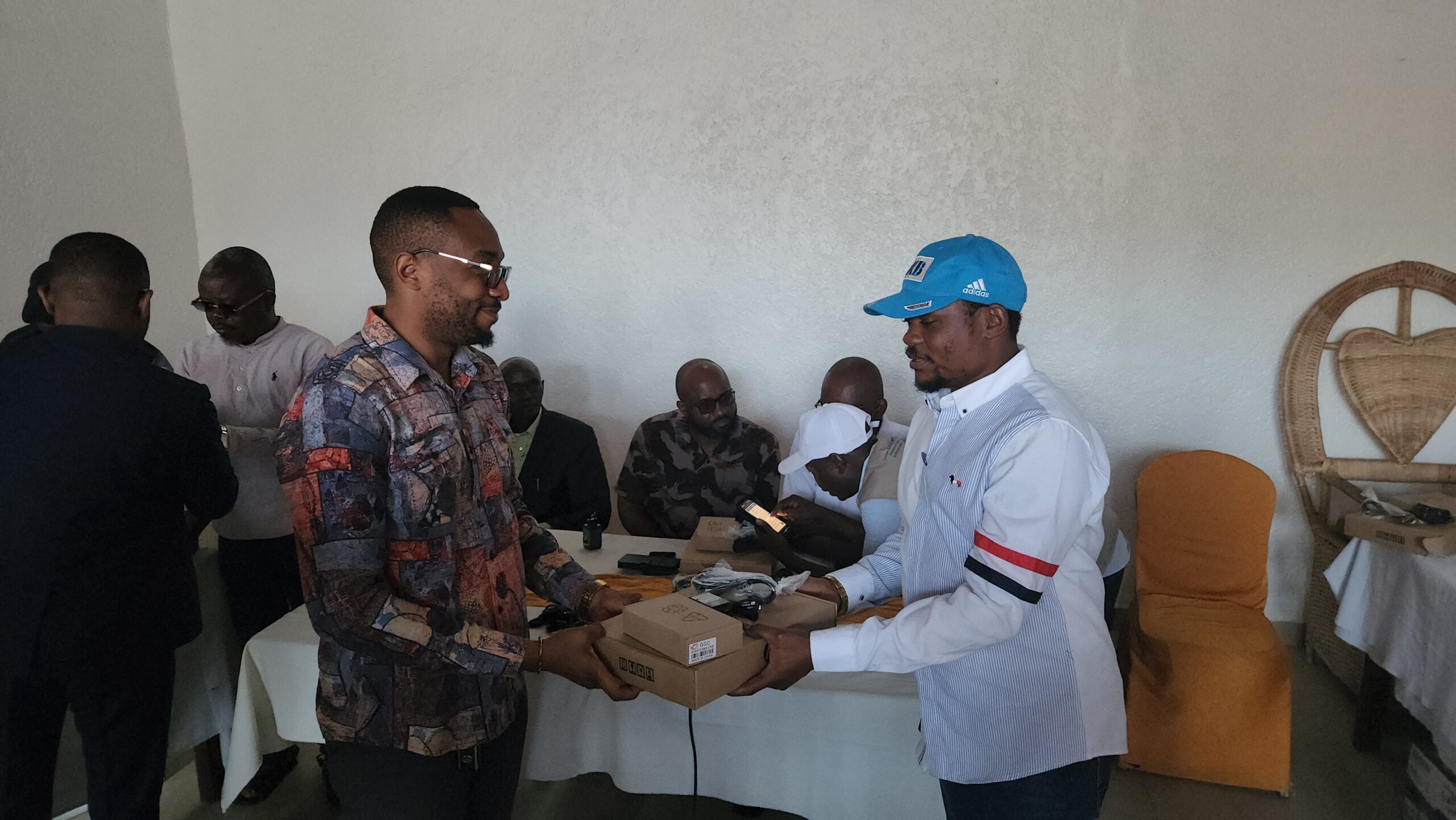 Kisangani/Des kits informatiques remis à la presse, don de la Fondation Doudou Fwamba