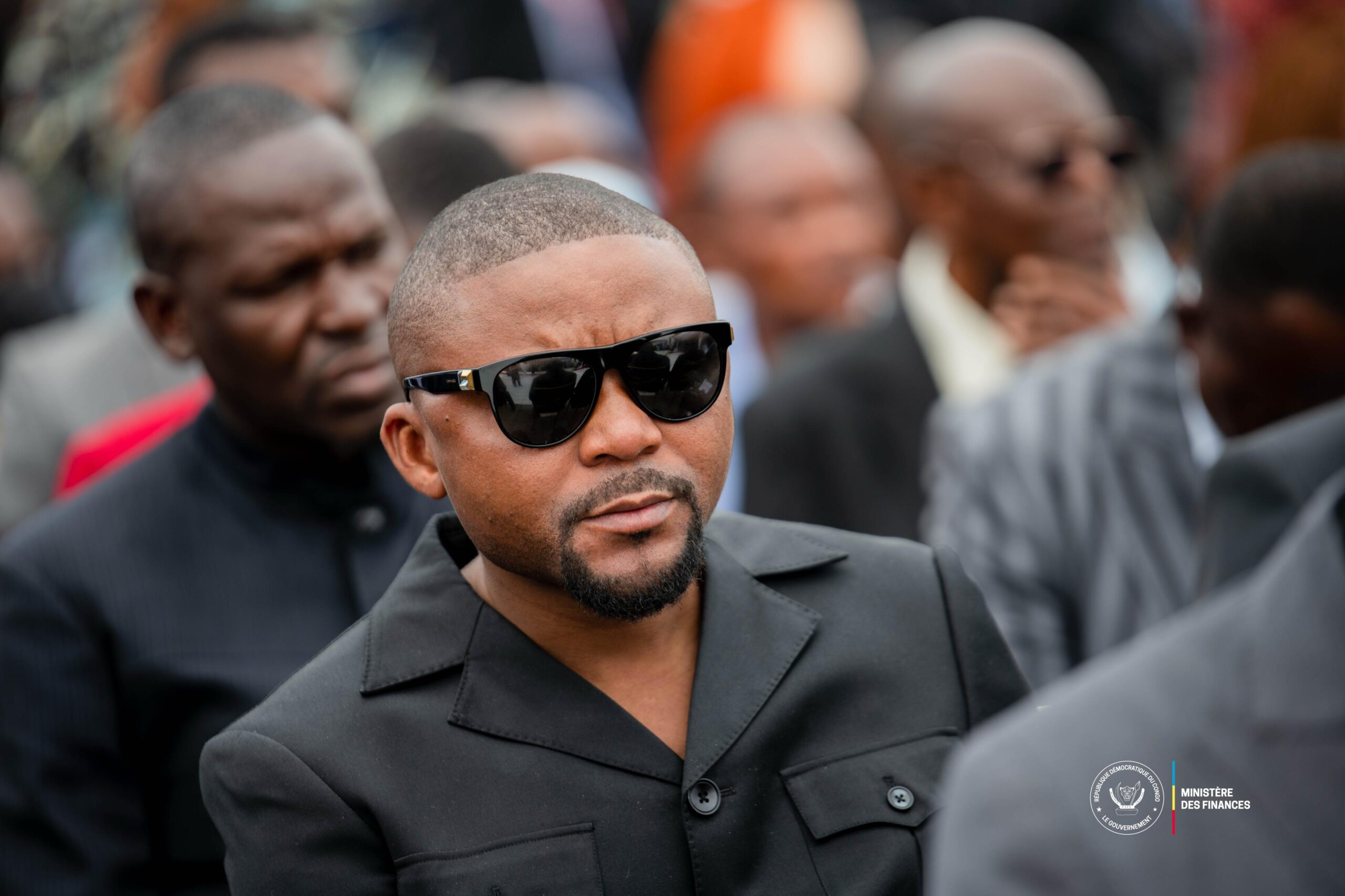 Page Noire/Francy Bangala ne pleure pas le SG Jean Gaston Manya, mais célèbre un administratif émérite certifié par le PR