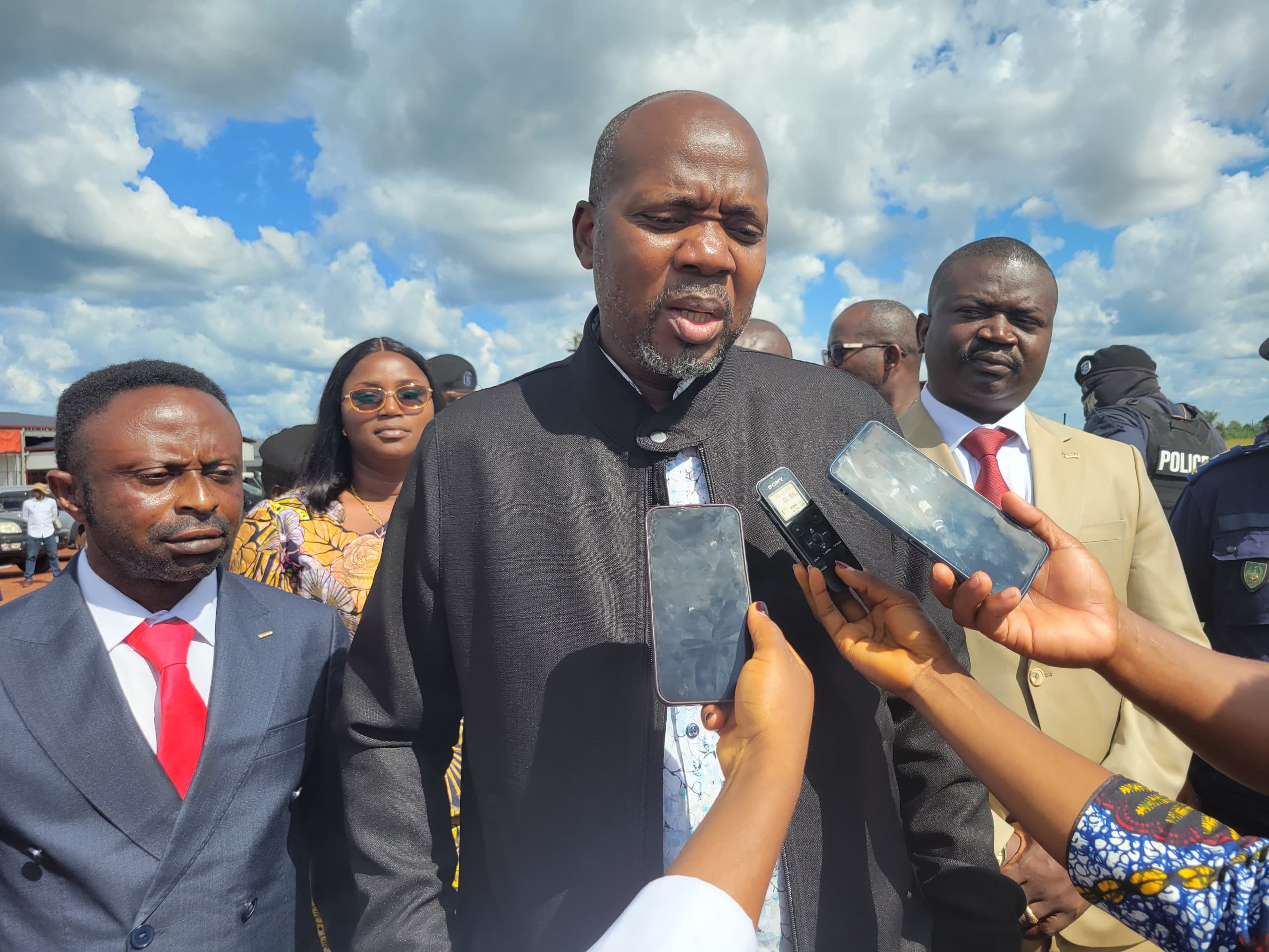 Haut-Uele/Le gouverneur Jean Bakomito regagne Isiro après une mission de travail à Watsa