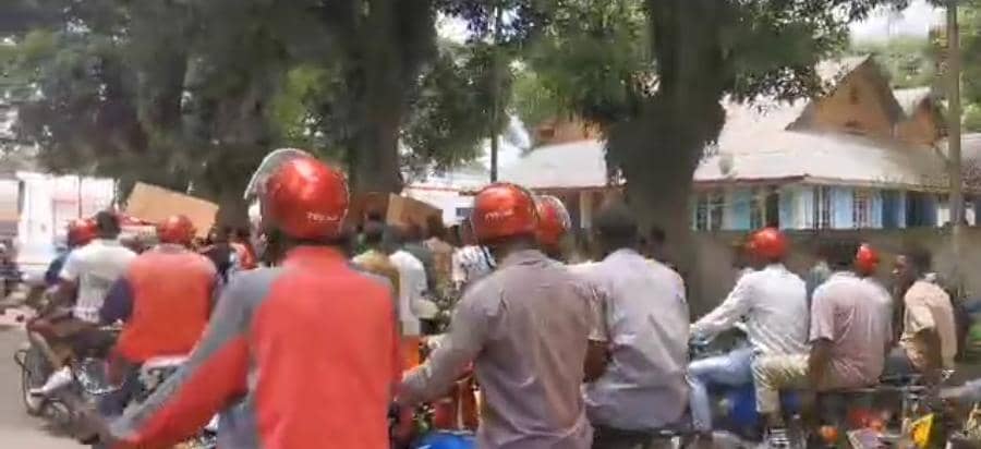 Kisangani/La population boyomaise apporte son soutien au Gouverneur Paulin Lendongolia, symbole de la résistance et relais de la vision du Chef de l’État